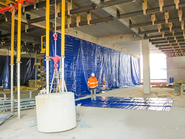 Abhängung als Trennwand