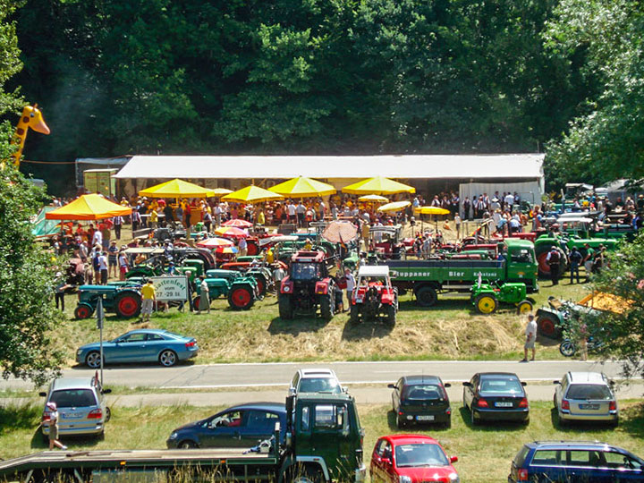 Festzelt mit Mietplanen