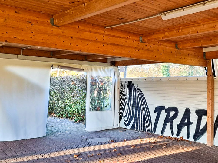 PVC-Vorhang mit Tür