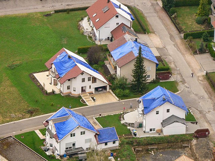 Notdächer bei Hagelschaden