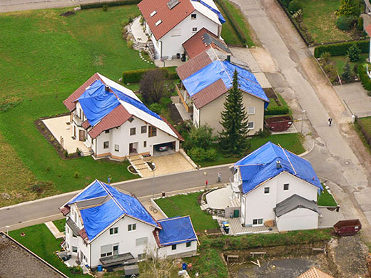 Planen und Hauben für Hilfsorganisationen