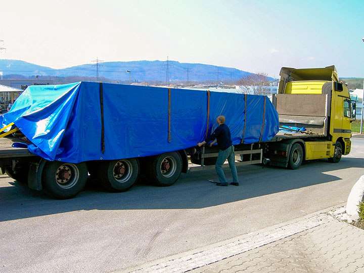 Wurfplane Schwertransport